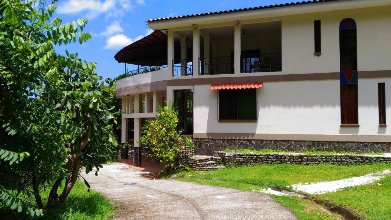 Apartments In Samara Ac Hw 200Mts To The Beach 외부 사진